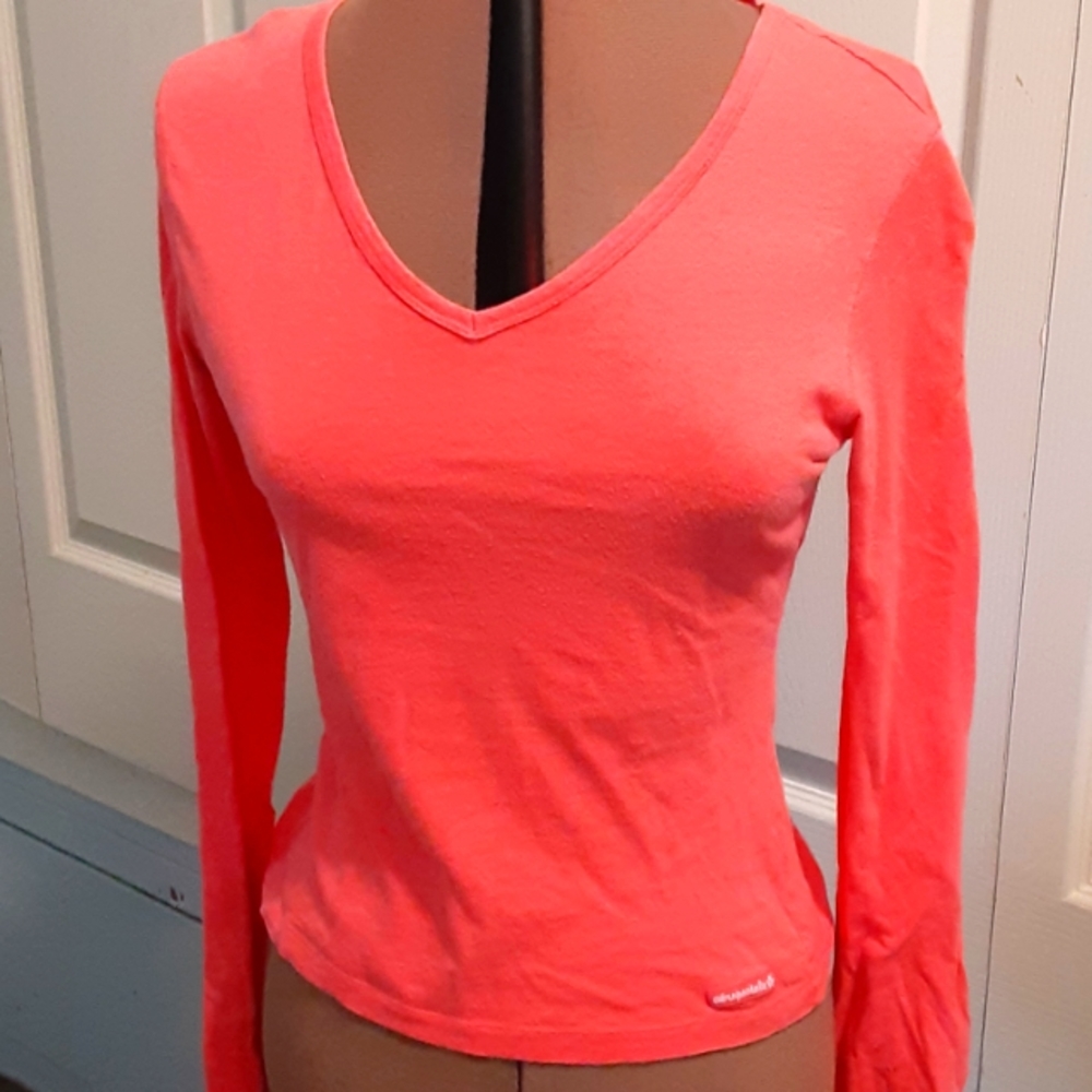 Aeropostale long sleeve tshirt. Size medium. EUC.